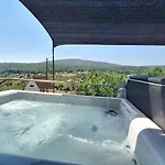 Villa Hillside