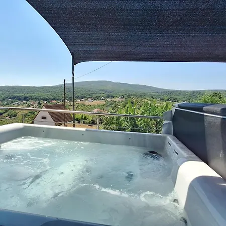 Villa Hillside